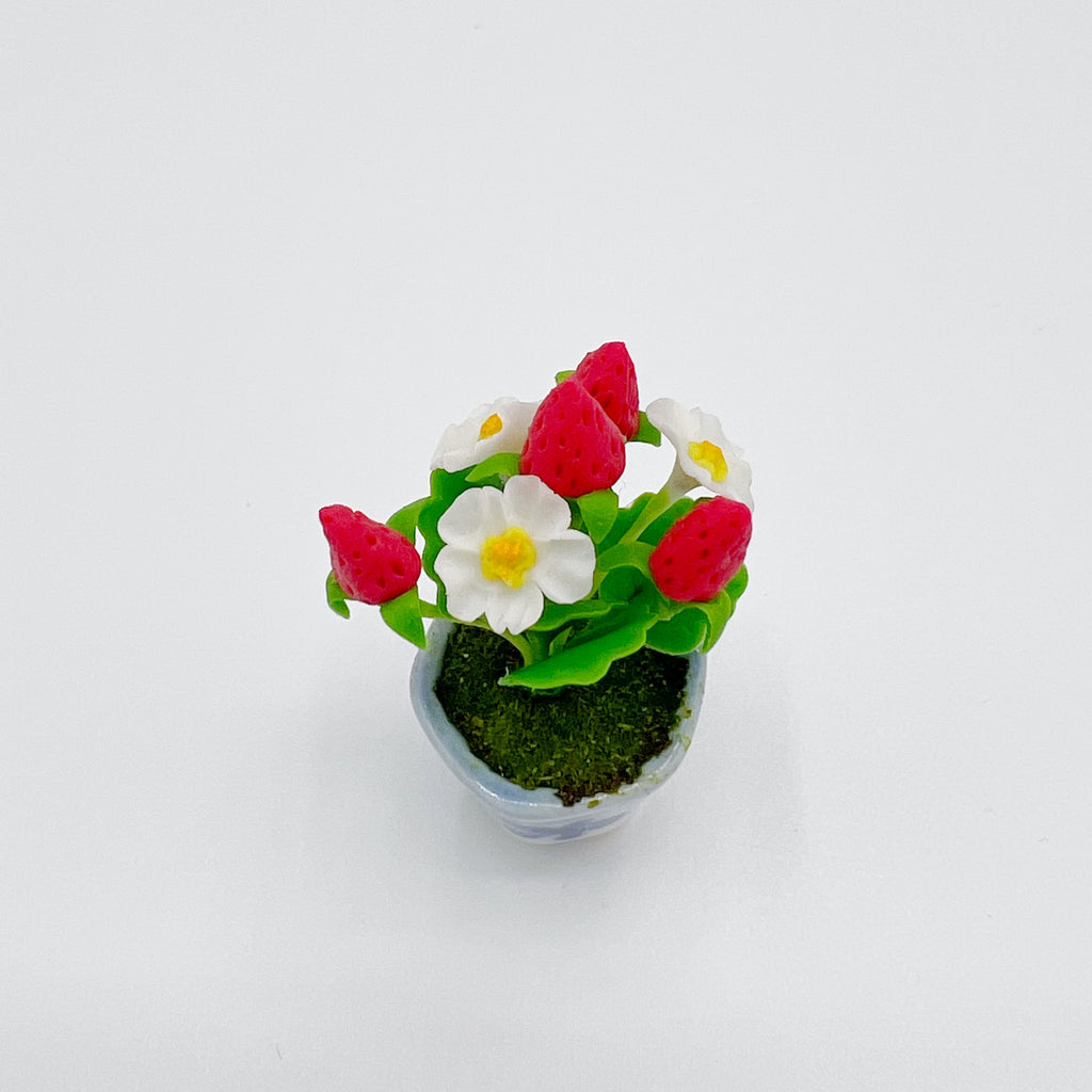 Strawberry Plant in Pot - Dollhouse Miniature