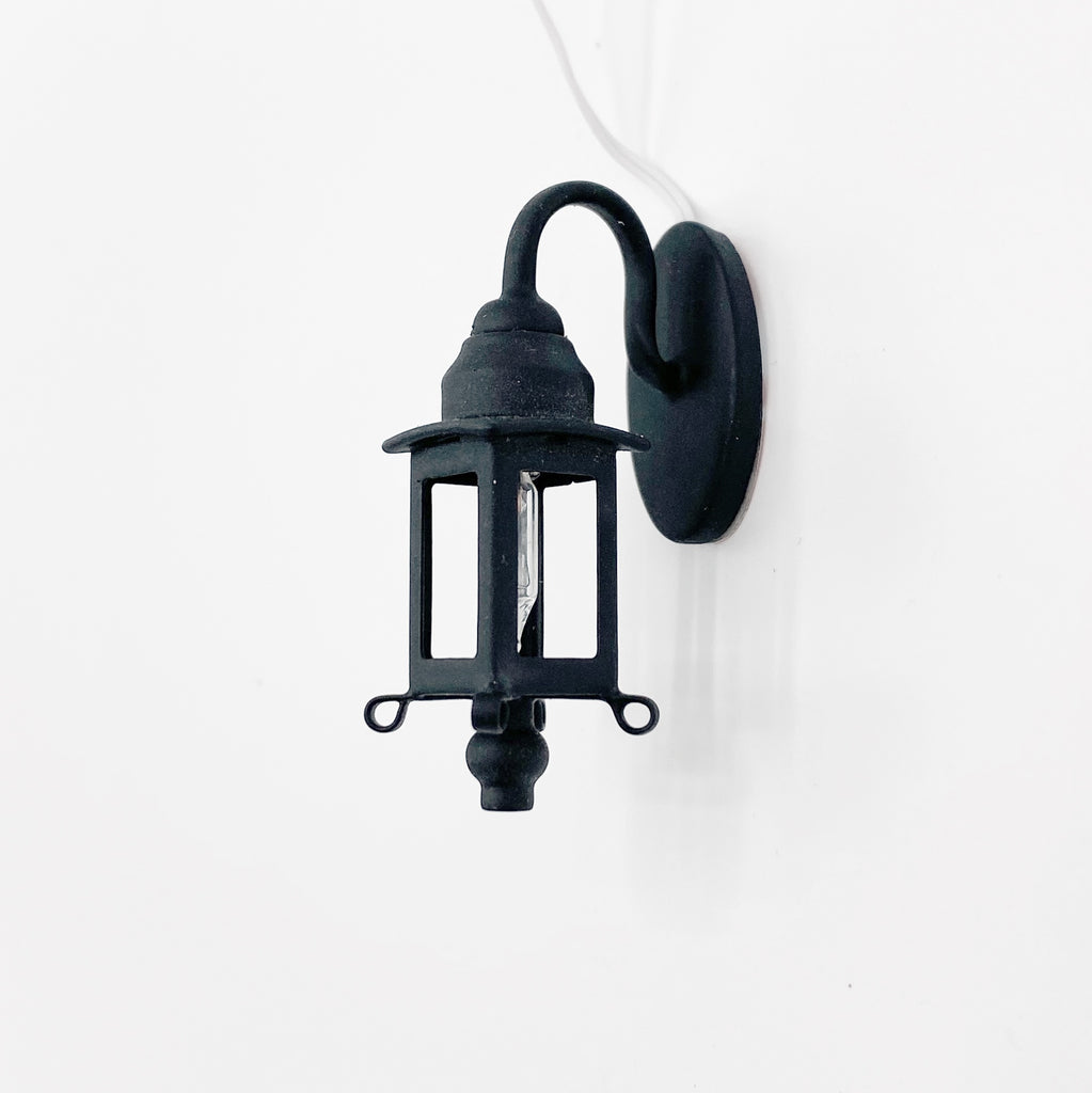 Black Coach Lamp For Dollhouse - Life In A Dollhouse