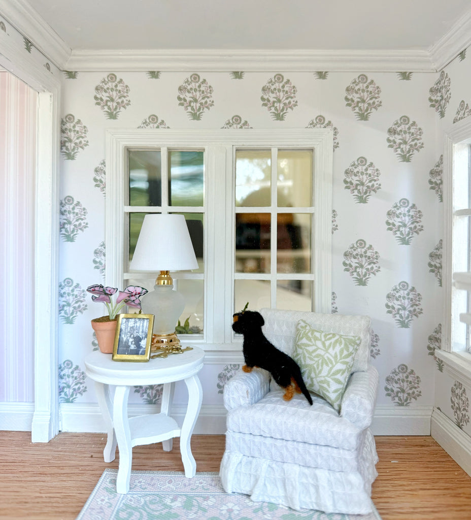 10 Easy Steps to Wallpaper a Dollhouse - Life in a Dollhouse