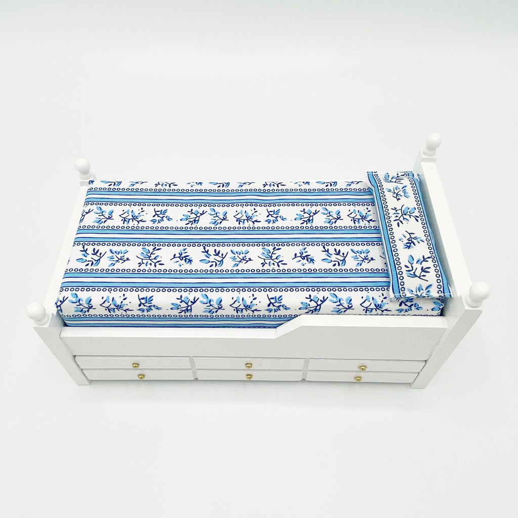 Trundle Bed in Blue Floral For Dollhouse - Life In A Dollhouse