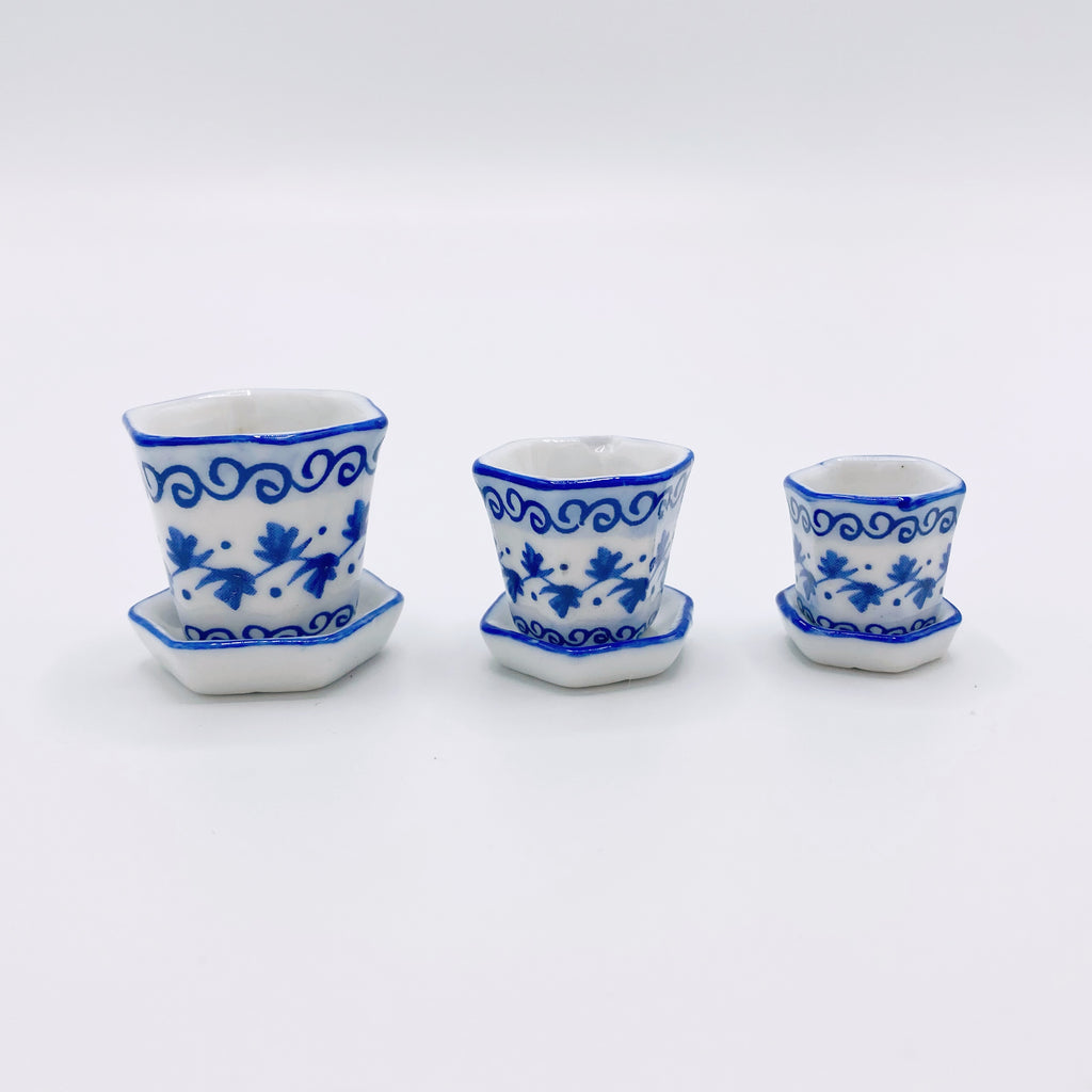 Blue and White Flower Pot Set For Dollhouse - Life In A Dollhouse